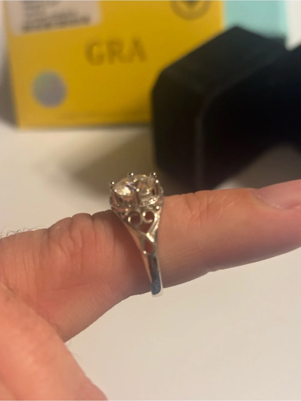 Zales 2.0 carat moissanite S925 sterling silver Solitaire Ring size 6 - Picture 6 of 6